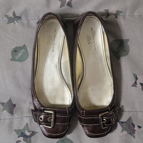Anne Klein Flats size 8 - Picture 2 of 9